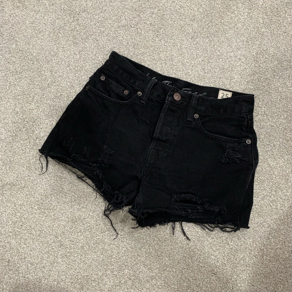 We the Free distressed shorts black size 25
